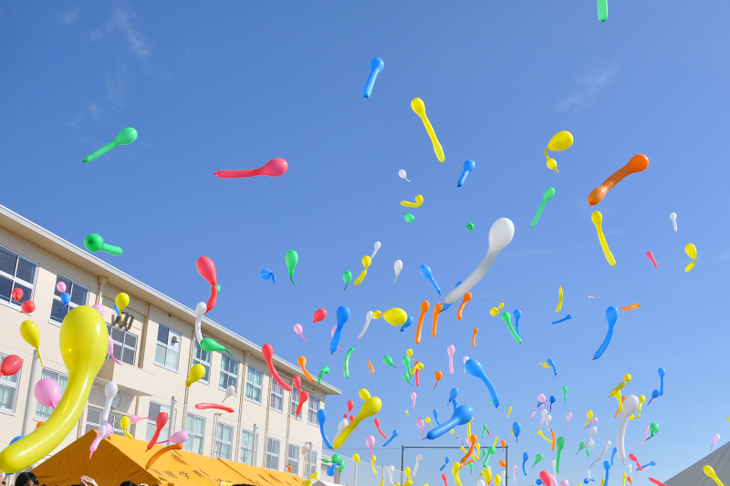 公園で見守りをする警備員